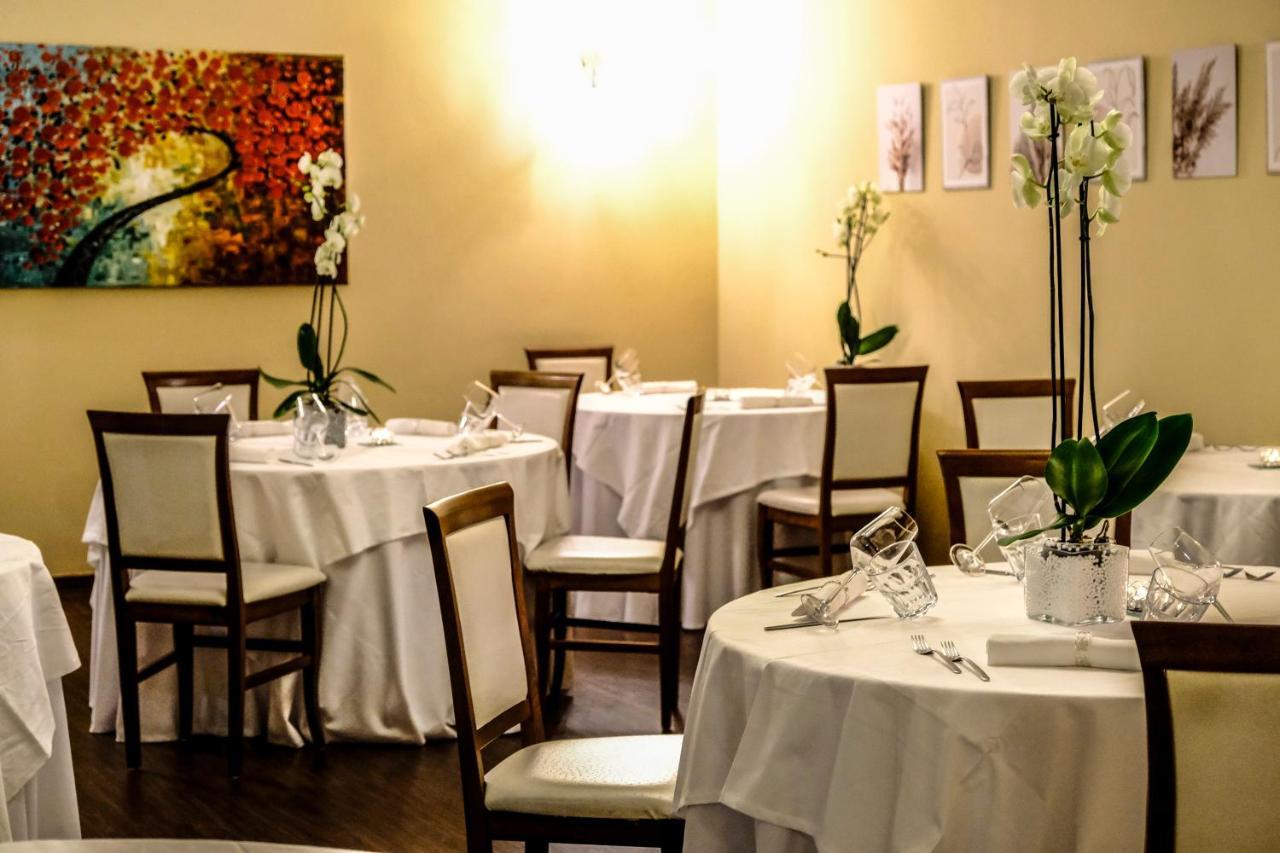 Hotel L'Antico Uliveto Porto Potenza Picena Esterno foto