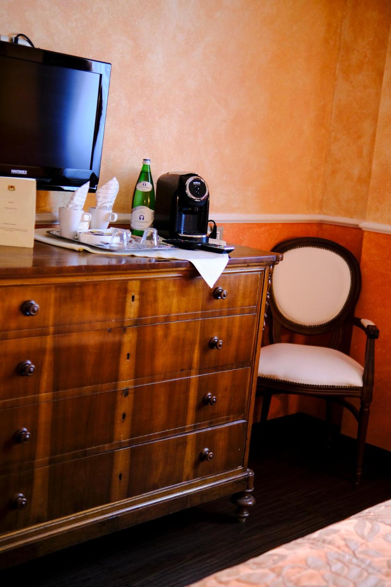 Hotel L'Antico Uliveto Porto Potenza Picena Camera foto