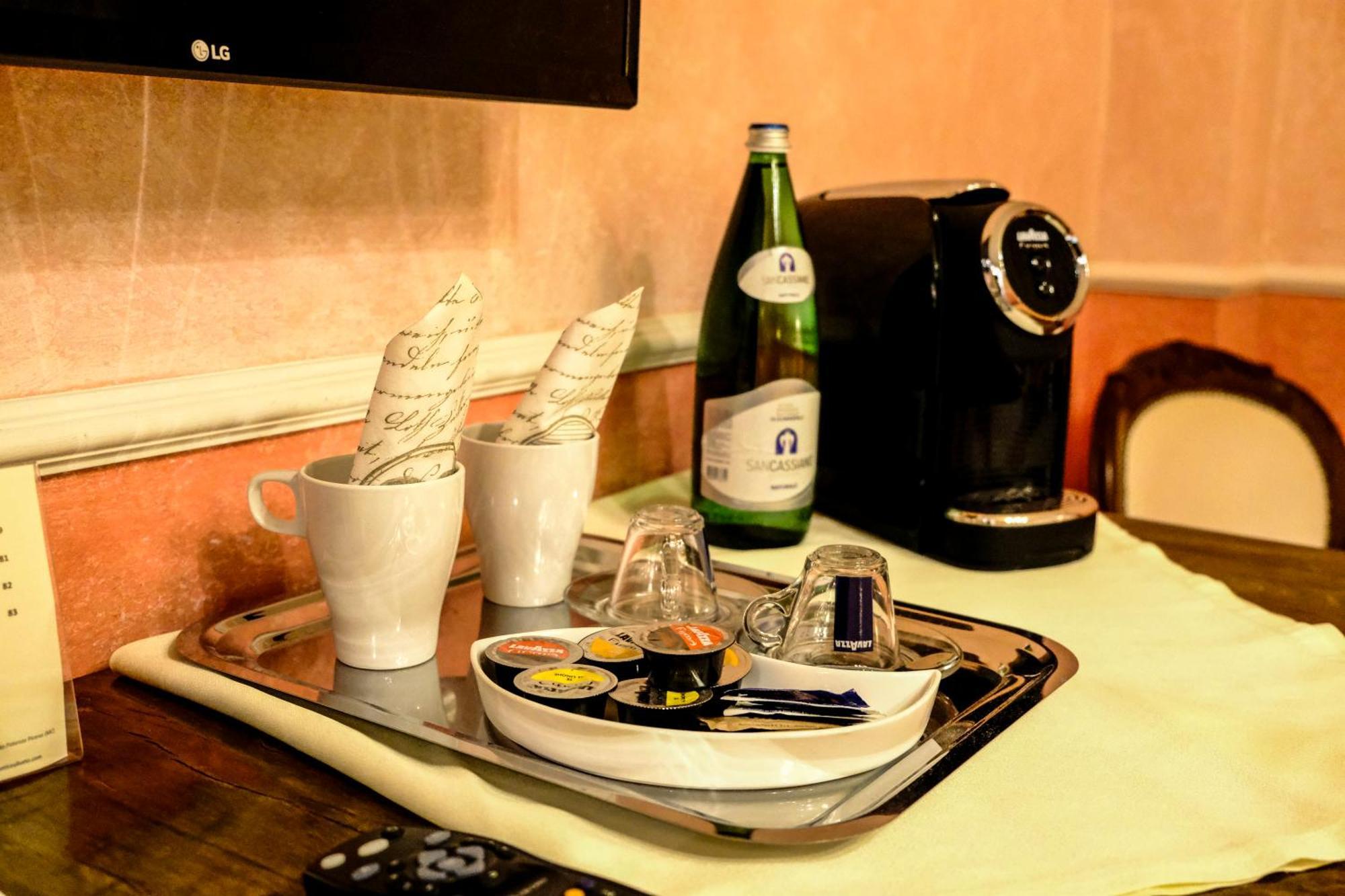 Hotel L'Antico Uliveto Porto Potenza Picena Camera foto