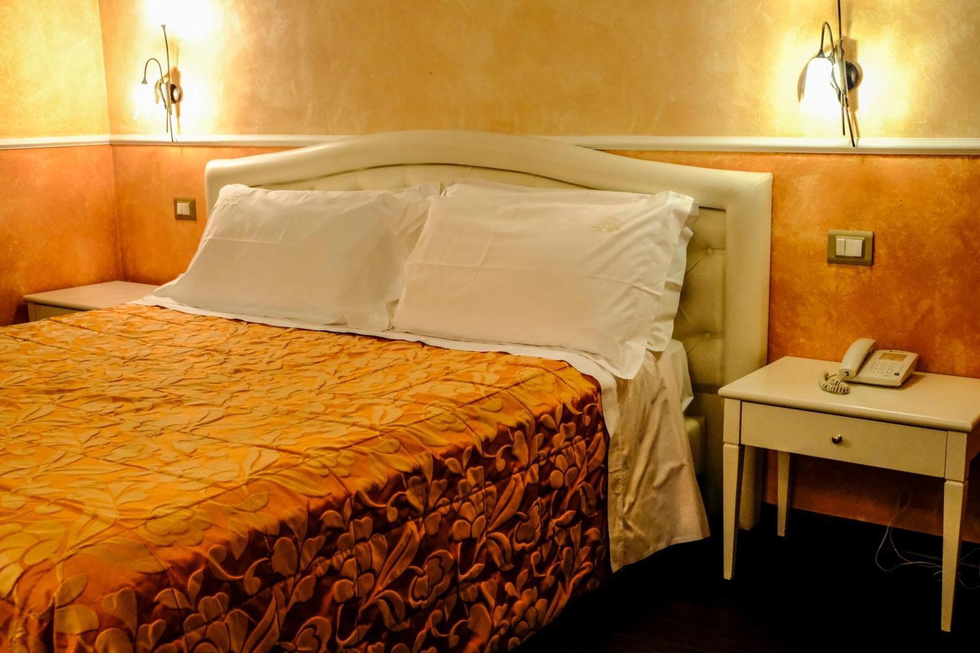 Hotel L'Antico Uliveto Porto Potenza Picena Camera foto
